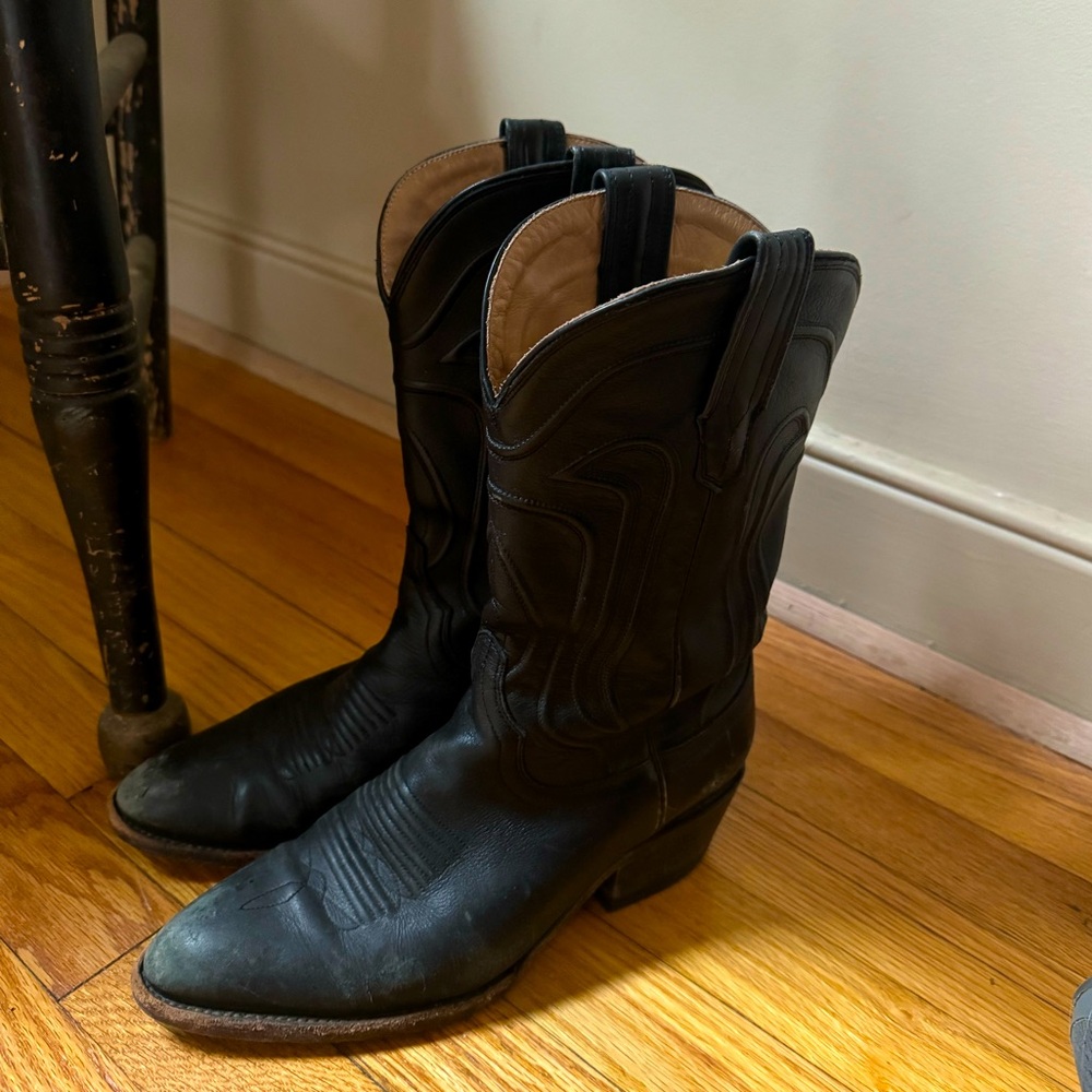 Tecovas women’s blackk cowboyy boots 8.5